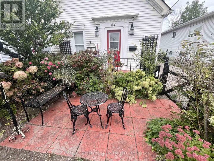 Property Photo:  84 Rykert Street  ON L2S 1Z6 
