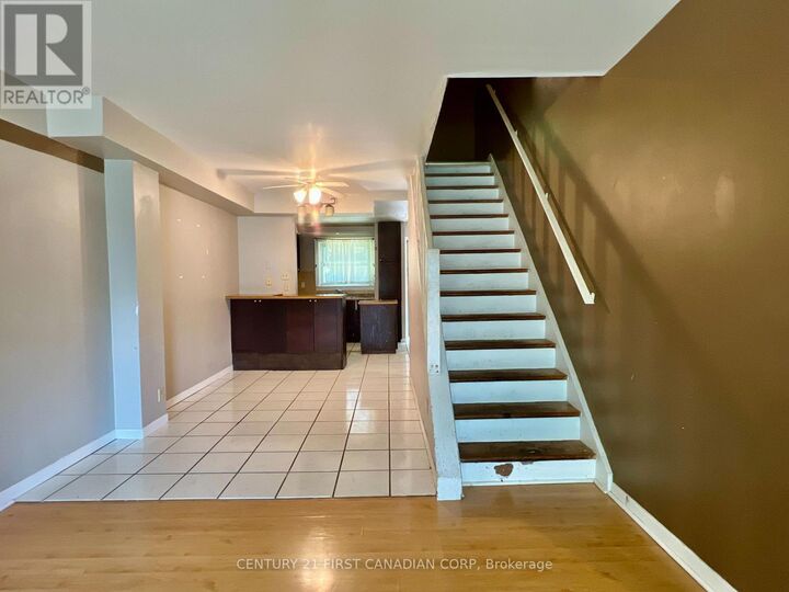 Property Photo:  40 Arbour Glen Crescent  ON N5Y 1Z9 