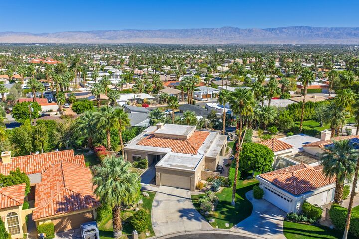 Property Photo: 112 Chelsea Circle CA 92260