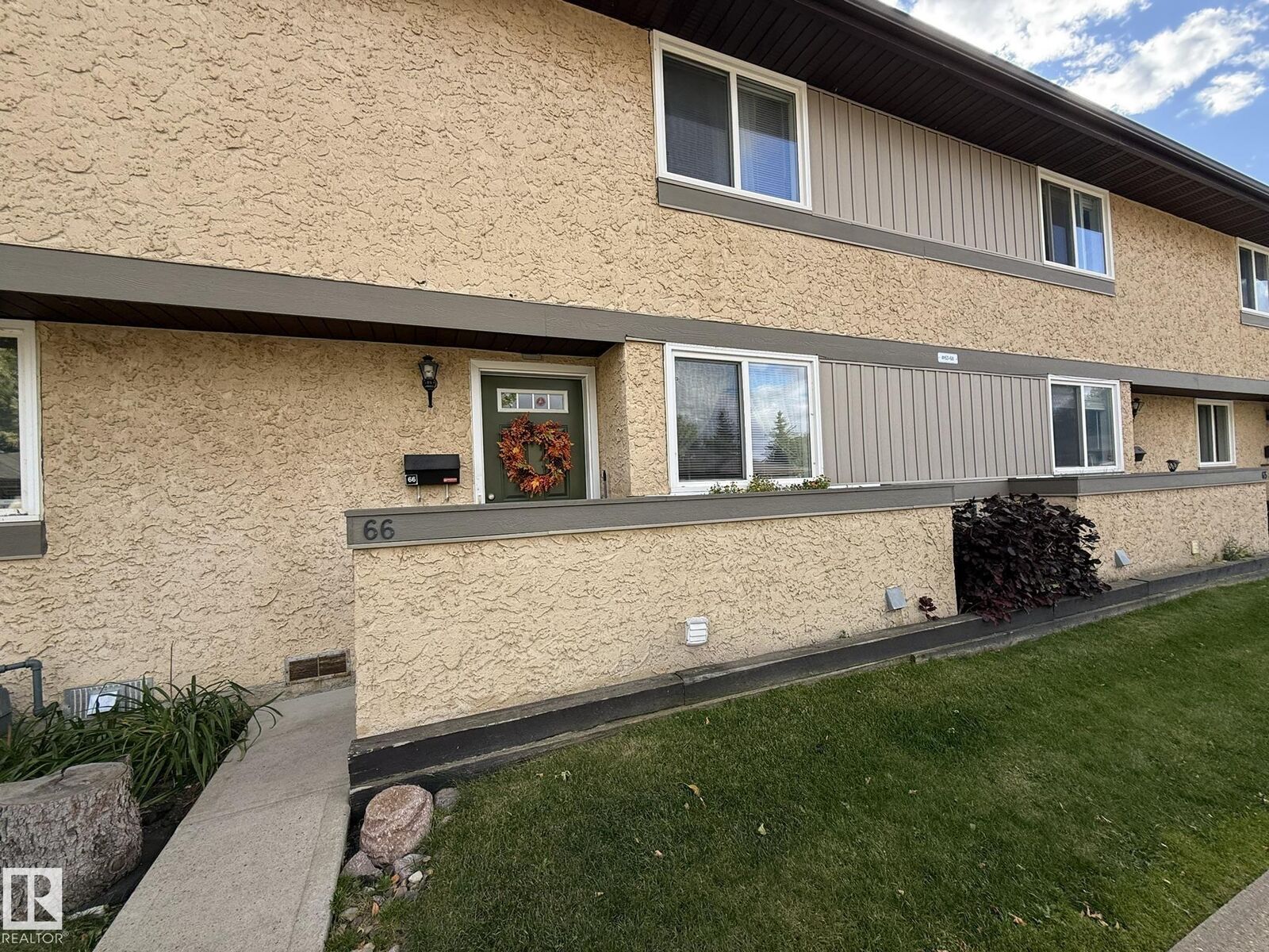 Property Photo:  8930 99 Avenue 66  AB T8L 3L1 