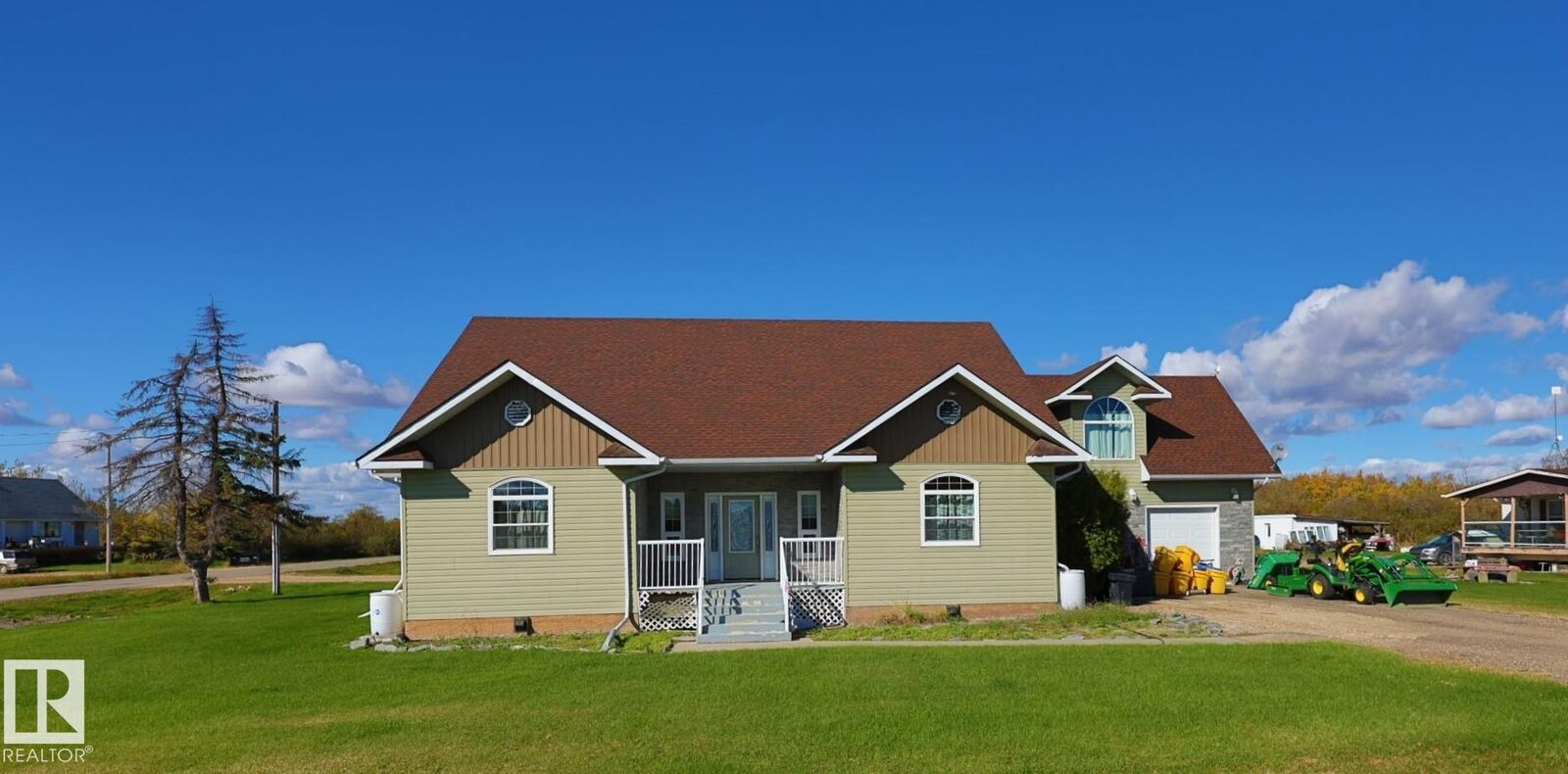 Property Photo:  57000 Hwy 44 504 4st  AB T8R 2K8 