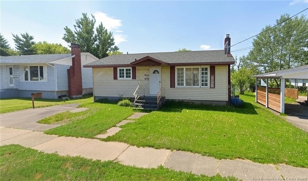 Property Photo:  118 Spruce Street  NB E1C 7K3 