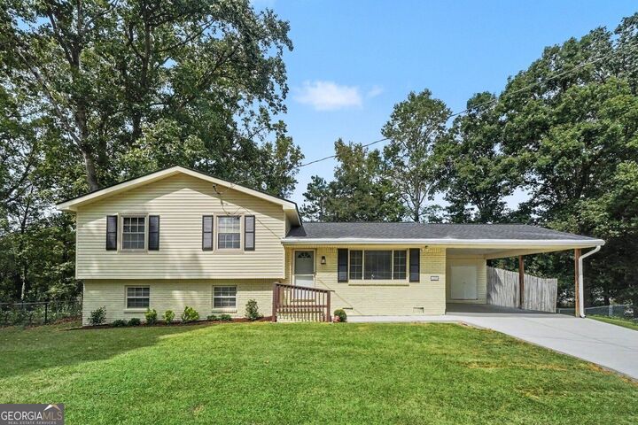 Property Photo:  1229 Deleon Court  GA 30021 