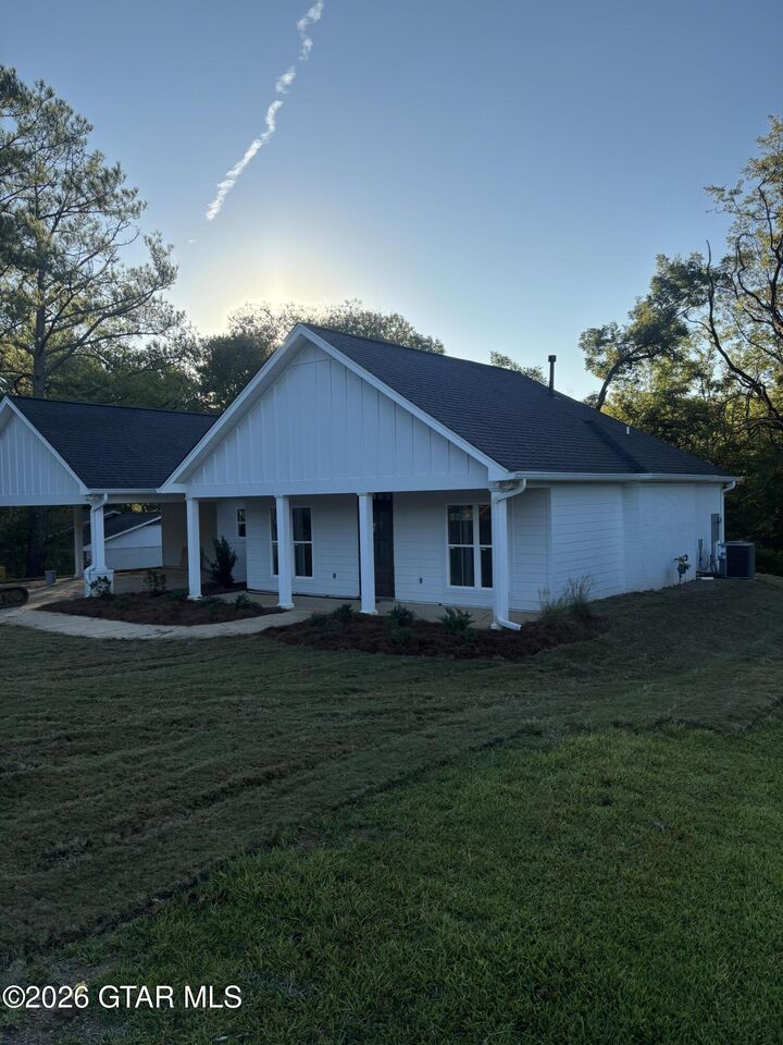 Property Photo: 6 Pontotoc Street MS 39759