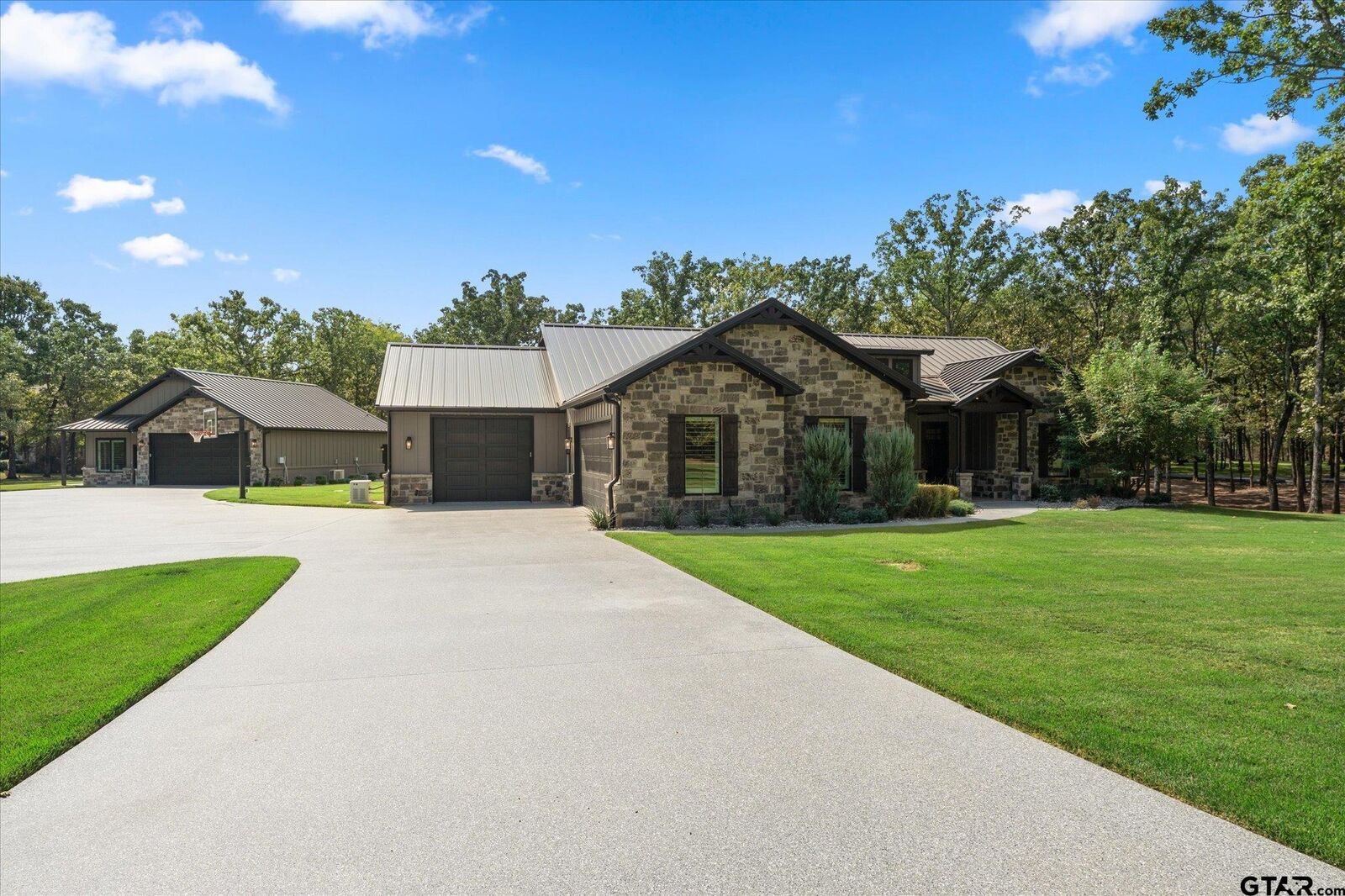 Property Photo:  116 Private Road 5984  TX 75497 