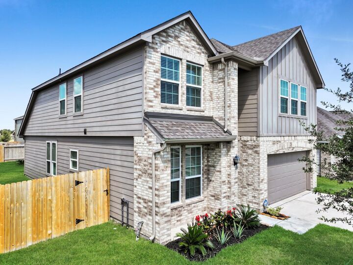 Property Photo:  766 Dewberry Road  TX 77568 