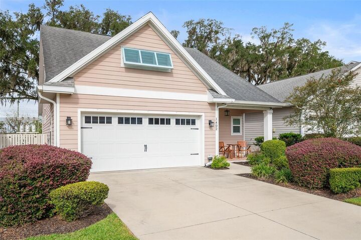 Property Photo:  1402 NW 121st Way  FL 32606 