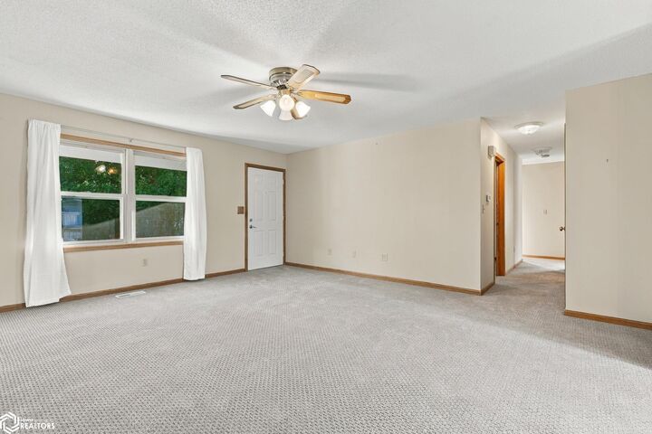 Property Photo:  2626 Evergreen Drive  IA 52601 