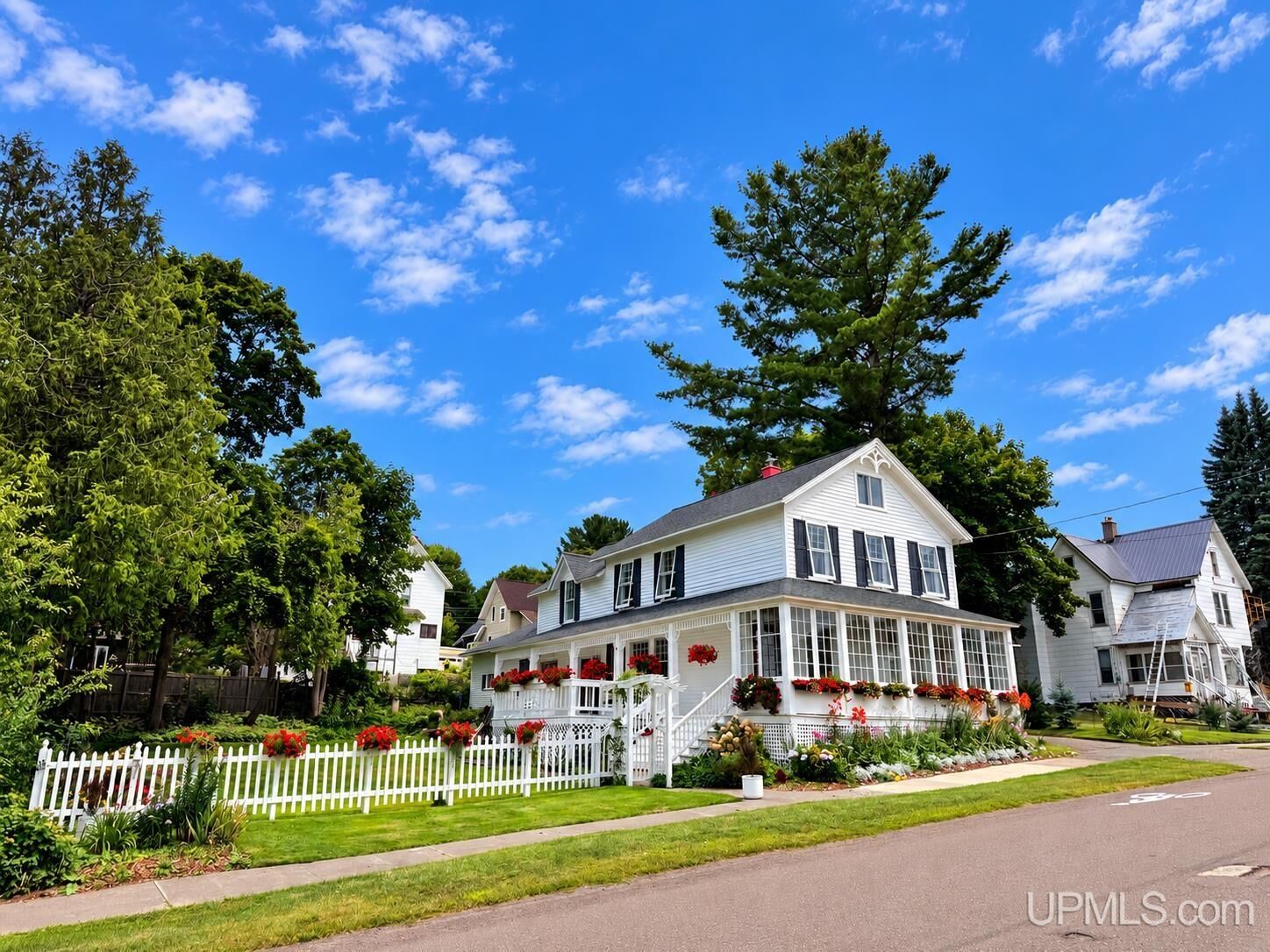Property Photo:  105 W Houghton Avenue  MI 49931 