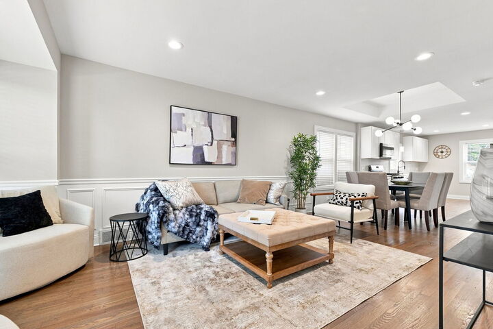 Property Photo:  8550 S Jeffery Boulevard  IL 60617 