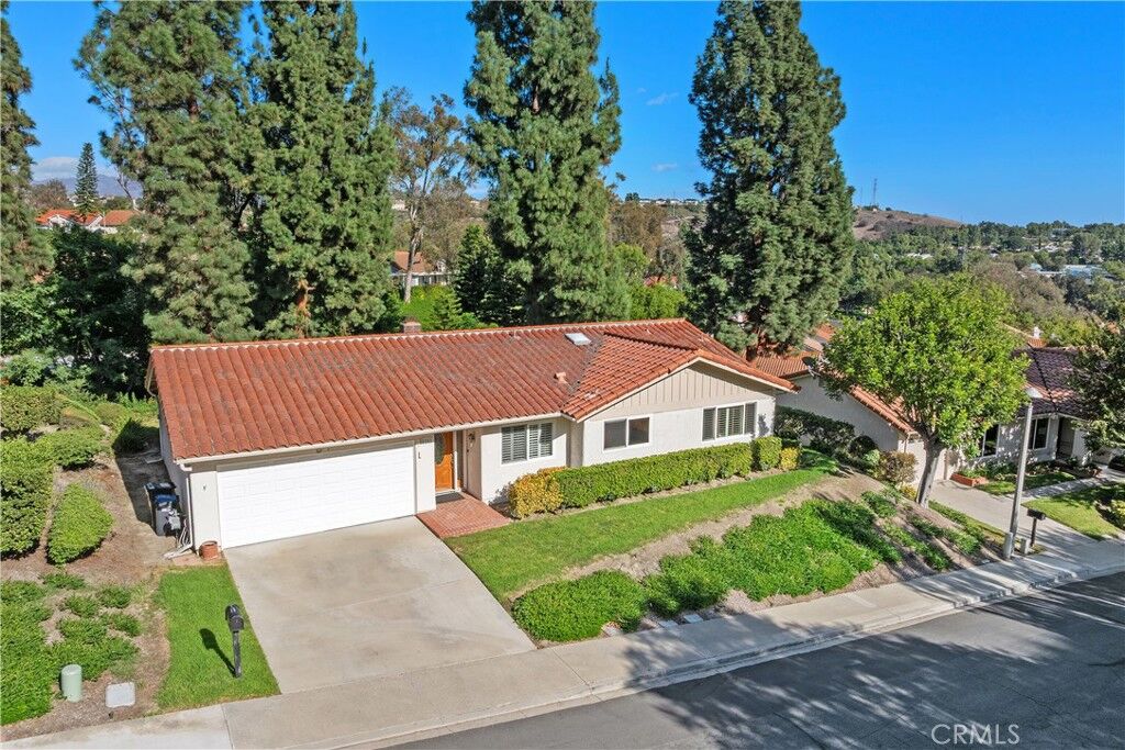 Property Photo: 28252 Via Herrera CA 92692