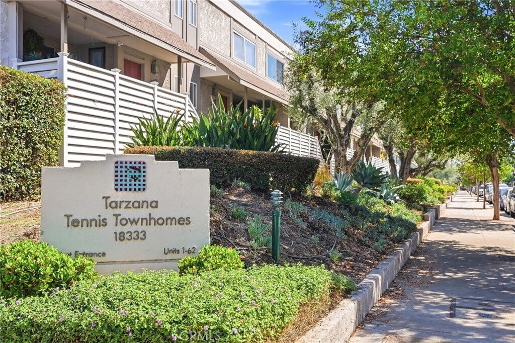 Property Photo:  18333 Hatteras Street 56  CA 91356 