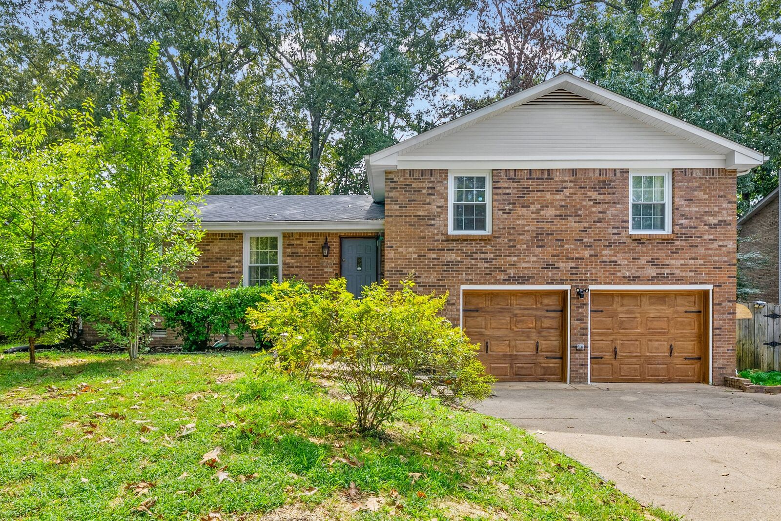Property Photo:  245 Millstone Cir  TN 37042 