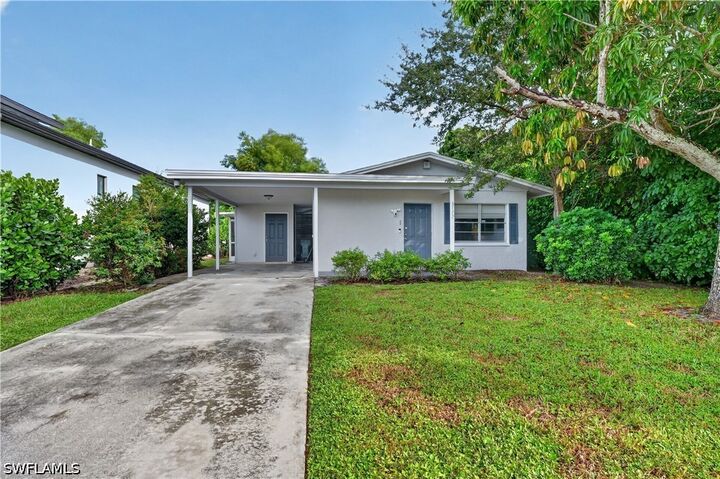 Property Photo: 3177 Woodside Avenue FL 34112