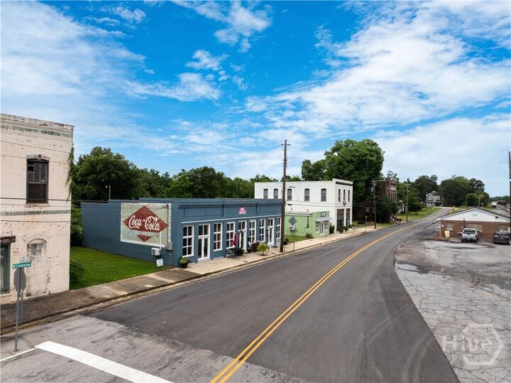 Property Photo: 103-121 W South Central Avenue GA 31089