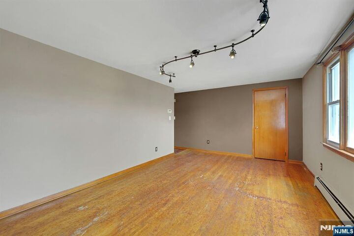 Property Photo:  502 Cross Street 2  NJ 07029 