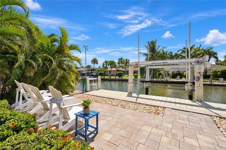 Property Photo:  1540 Curlew Ave  FL 34102 
