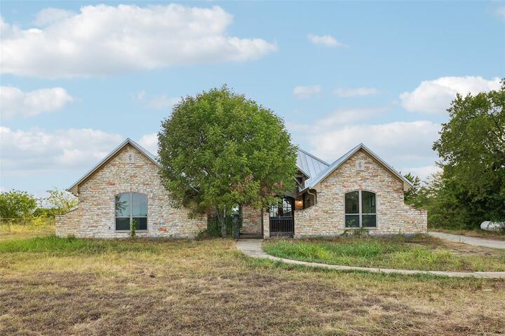 Property Photo:  6620 Montgomery Road  TX 76065 
