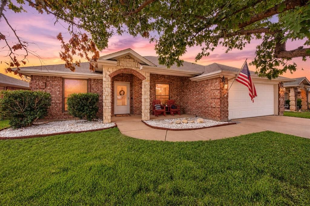 Property Photo:  725 Big Willow Drive  TX 76179 