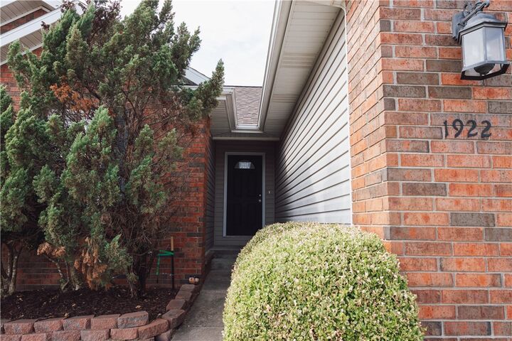 Property Photo:  1922 Bradford Street  AR 72601 