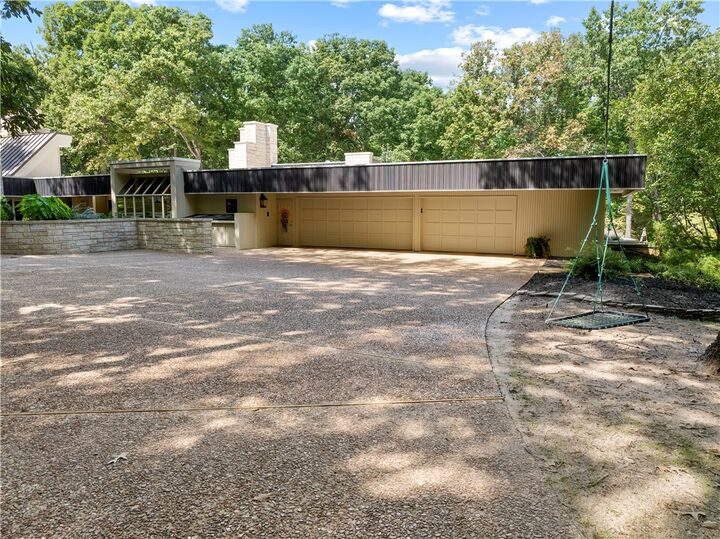 Property Photo:  2702 Stonehedge Drive  AR 72601 