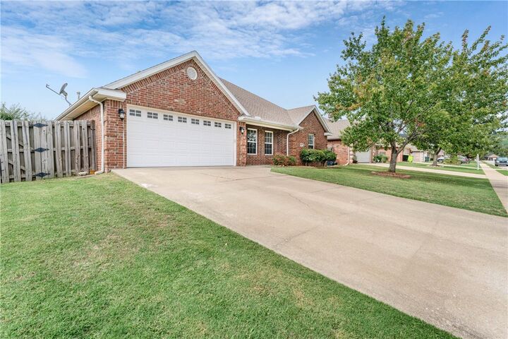 Property Photo:  6102 S 39th Street  AR 72758 