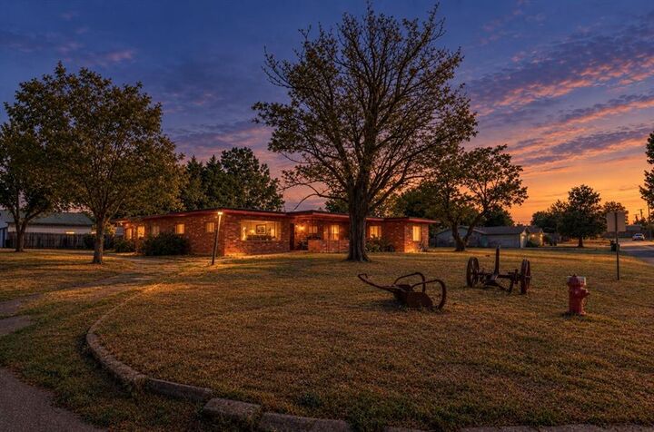 Property Photo:  1628 W Carolina Avenue  OK 73018 