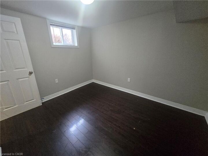 Property Photo:  996 Queensdale Avenue E B  ON L8T 1H9 