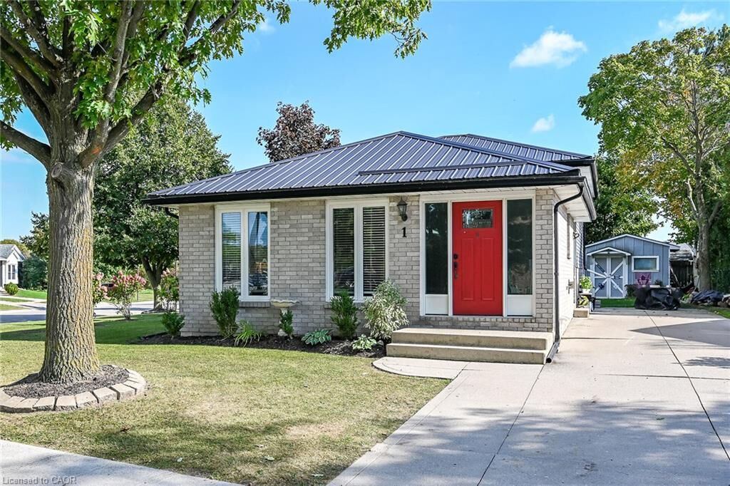 Property Photo:  1 Woodfield Avenue  ON N0A 1S0 