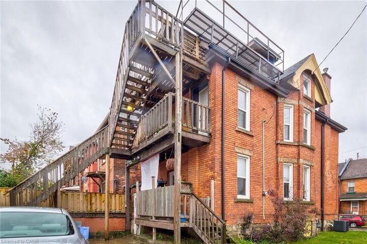 Property Photo:  44 Ashley Street  ON L8L 5S6 