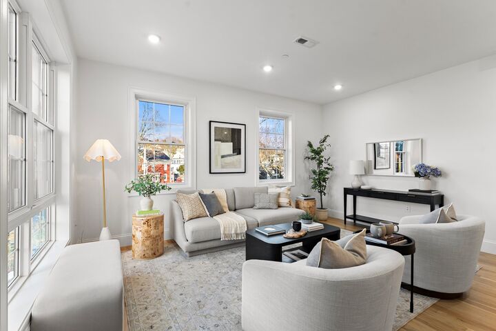 Property Photo:  272 Lincoln St 301  MA 01752 