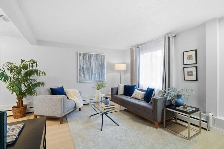 Property Photo:  3809 45 Street SW 99  AB T3E 3V6 