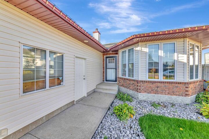 Property Photo: 6501 39 Street AB T9V 2W6