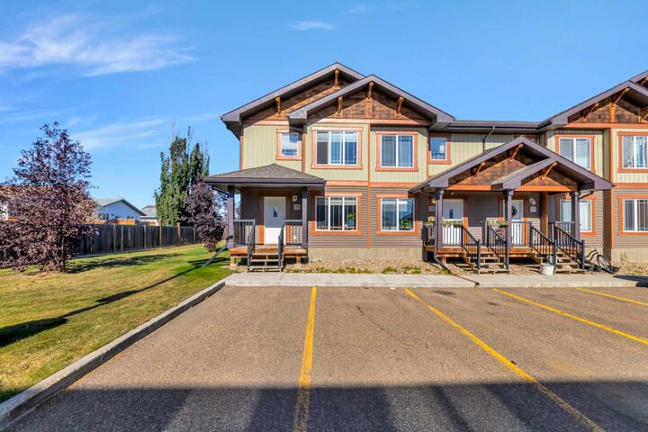 Property Photo:  4738 13 Street 9  SK S9V 1Z5 