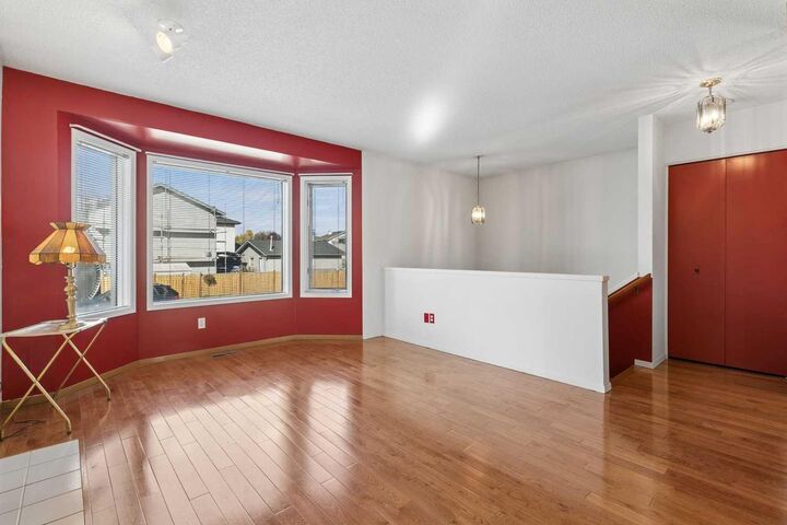Property Photo:  116 Covington Rise NE  AB T3K 4A9 