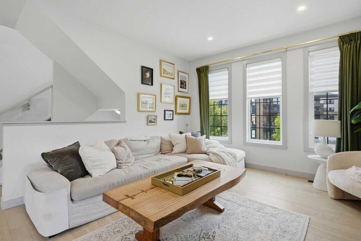 Property Photo: 85 Greenbriar Place NW AB T3B 6J1