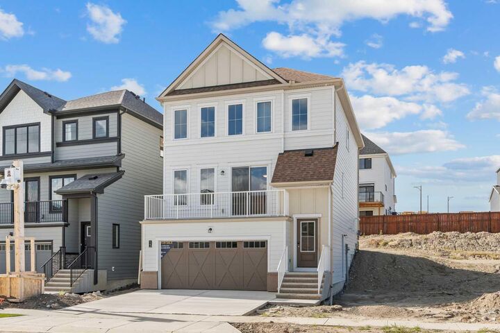 Property Photo:  13 Wild Rose Bay SW  AB T4B 5X8 