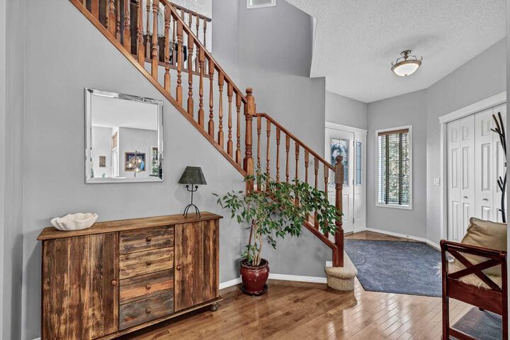 Property Photo:  402 Fairways Mews NW  AB T4B 2W9 