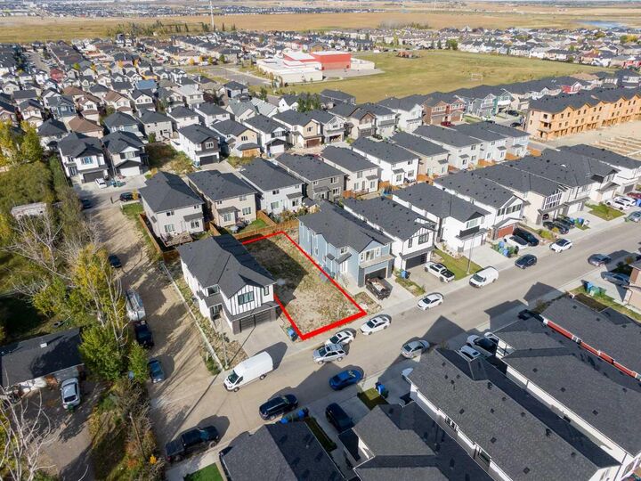 Property Photo:  157 Saddlecrest Circle NE  AB T3J 0Z2 
