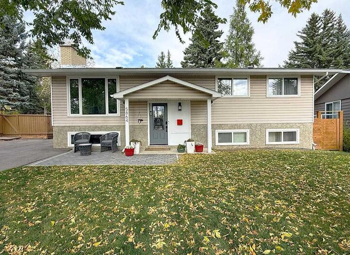 Property Photo: 5864 Dalford Hill NW AB T3A 1L6