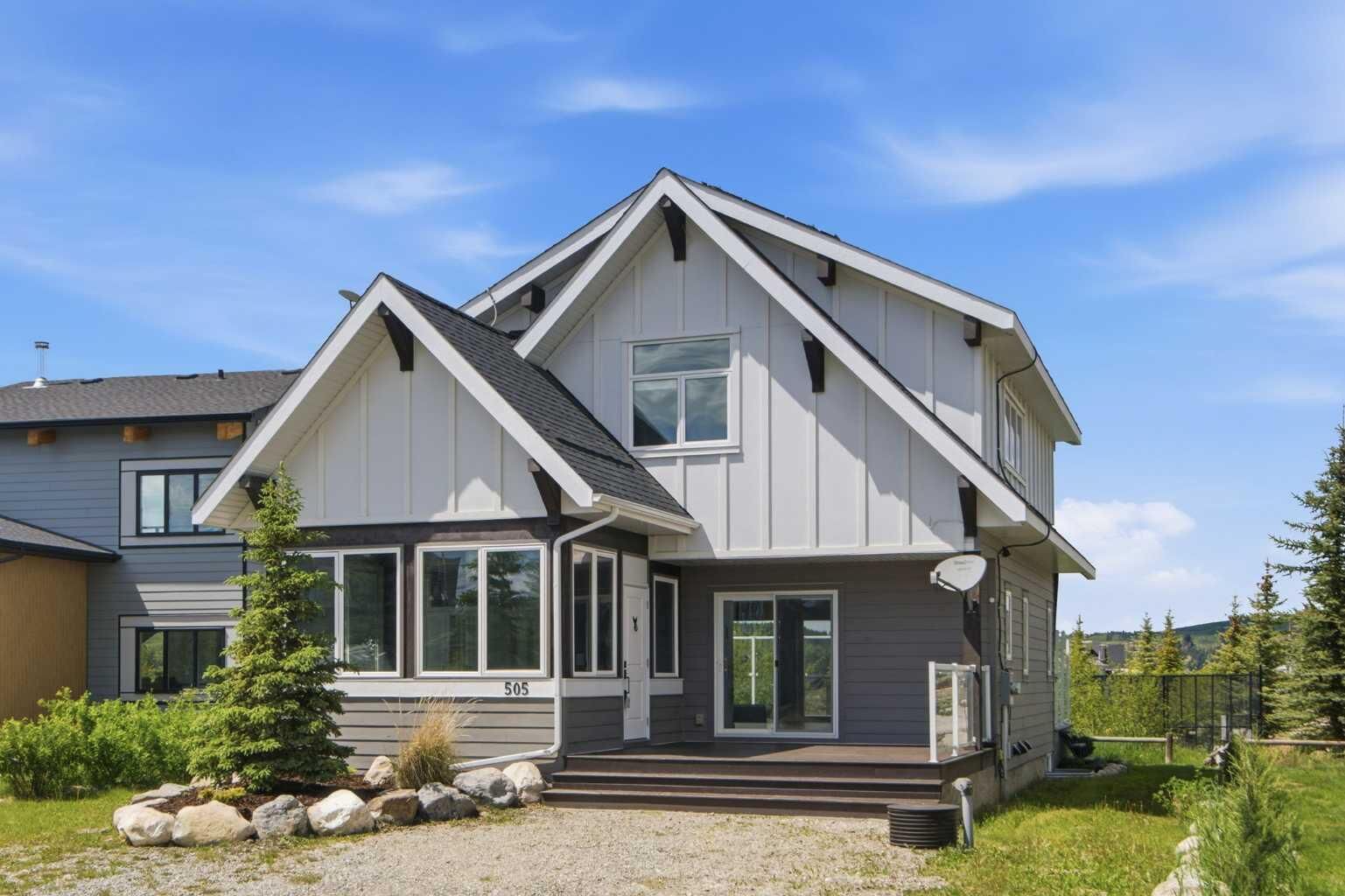 Property Photo:  505 Cottageclub Bay  AB T4C 0A2 