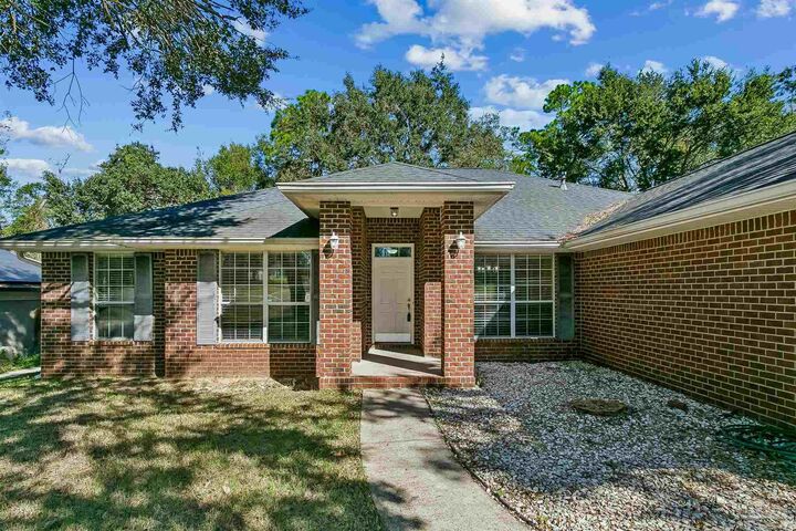 Property Photo:  7100 Rampart Way  FL 32505 