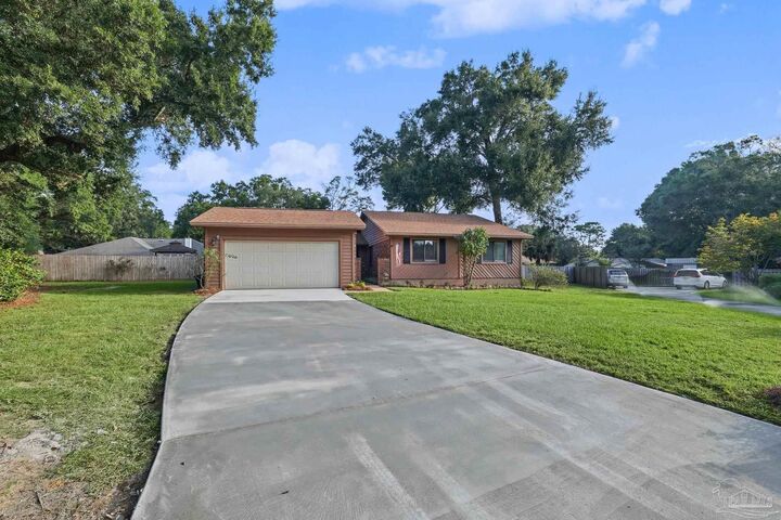 Property Photo:  9912 Stone Meadow Rd  FL 32514 