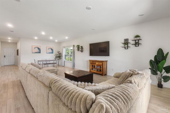 Property Photo:  5023 Vanerka Dr  FL 32563 
