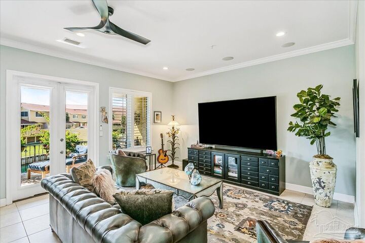 Property Photo:  1500 Via Deluna Dr G5  FL 32561 