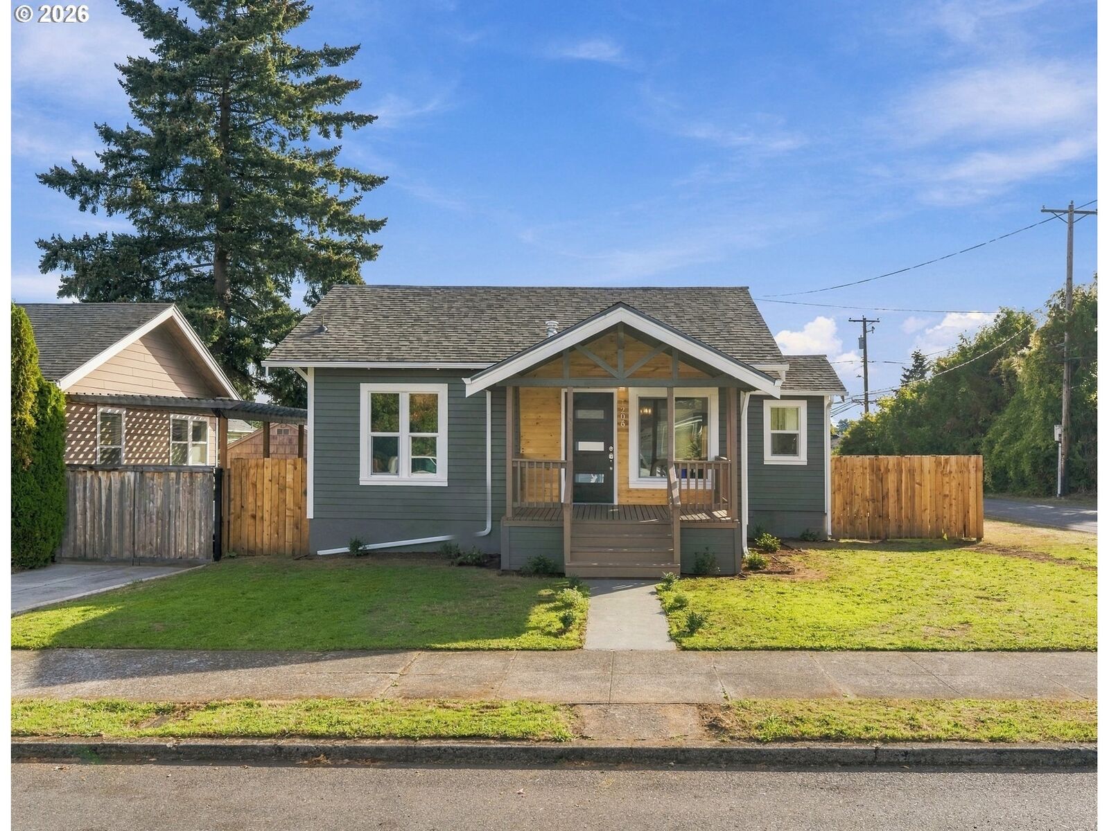 Property Photo: 1206 NE 77th Ave OR 97213