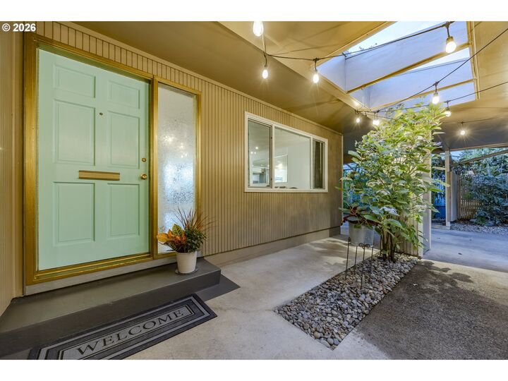 Property Photo:  3142 Onyx Pl  OR 97405 
