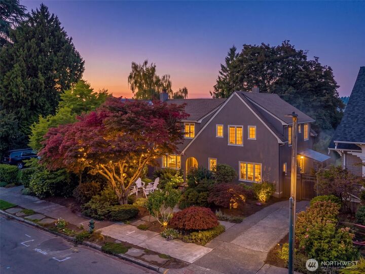 Property Photo:  2324  34th Avenue S  WA 98144 