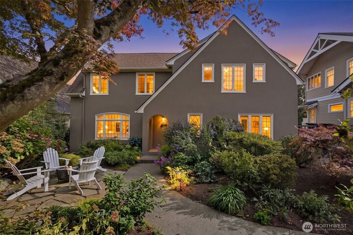 Property Photo:  2324  34th Avenue S  WA 98144 