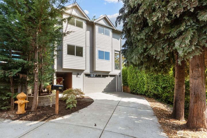 Property Photo: 4812 S Frontenac Street WA 98118
